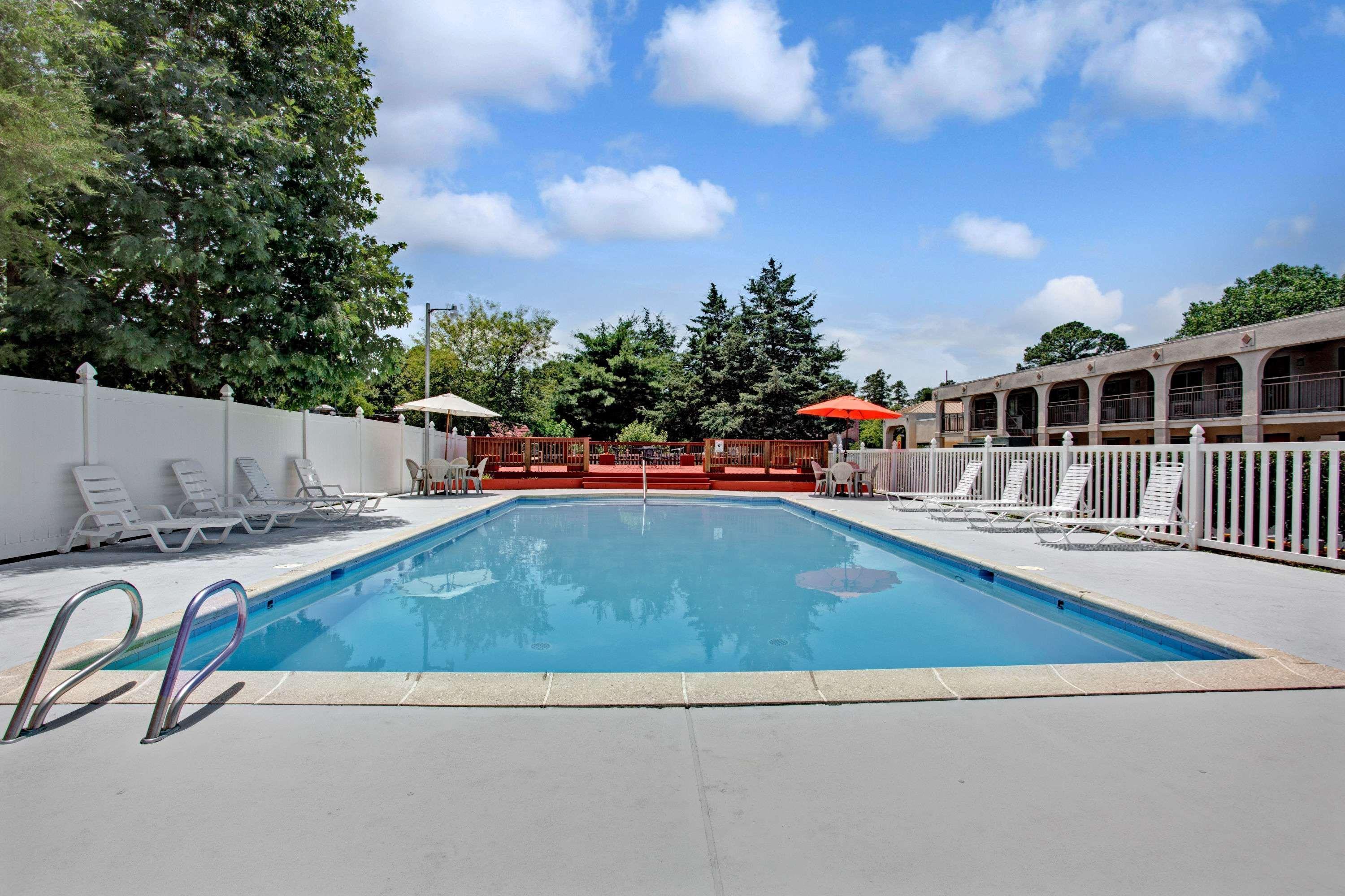 Super 8 By Wyndham Williamsburg/Historic Area Ξενοδοχείο Εξωτερικό φωτογραφία