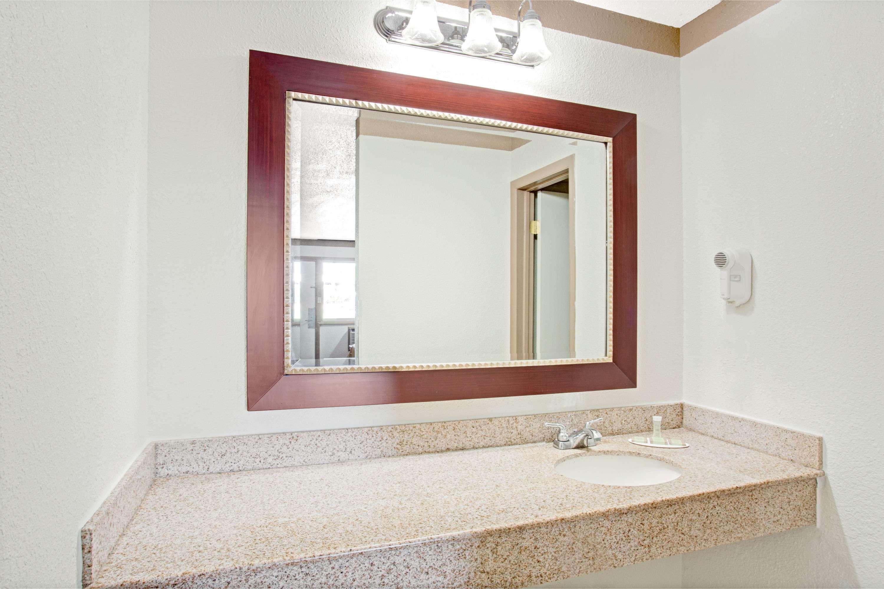 Super 8 By Wyndham Williamsburg/Historic Area Ξενοδοχείο Εξωτερικό φωτογραφία